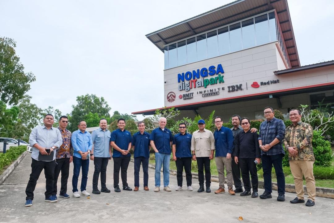 Dok. Biro Komunikasi Kemenekraf/Bekraf - Menekraf Teuku Riefky Harsya mengunjungi Nongsa Digital Park Batam, mengapresiasi kontribusinya dalam mendongkrak sektor ekonomi kreatif dan PDB nasional.